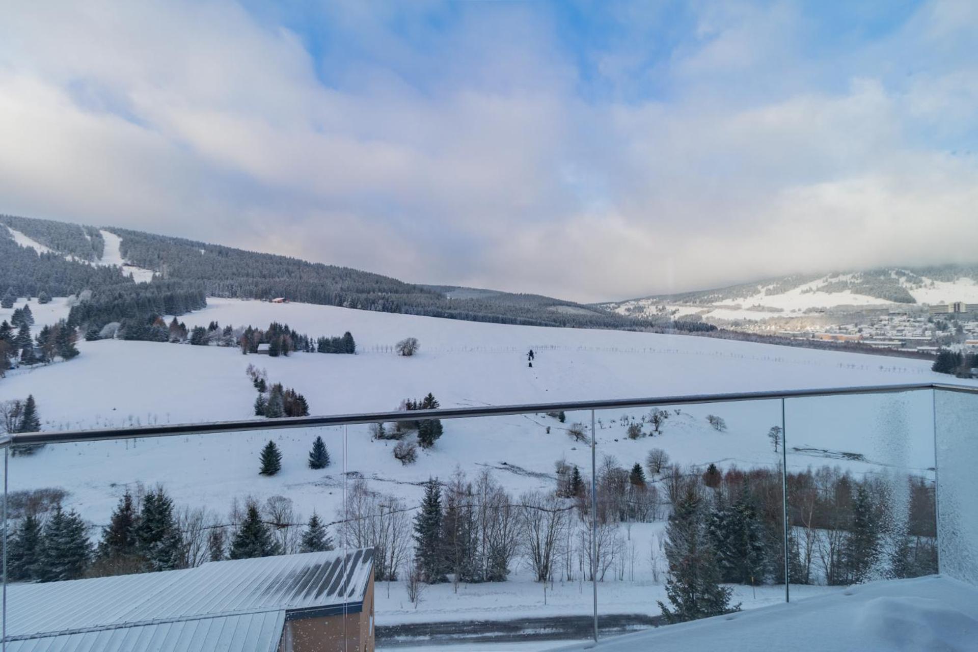 Apartmany Vista Klinovec Loucná pod Klínovcem Exterior foto
