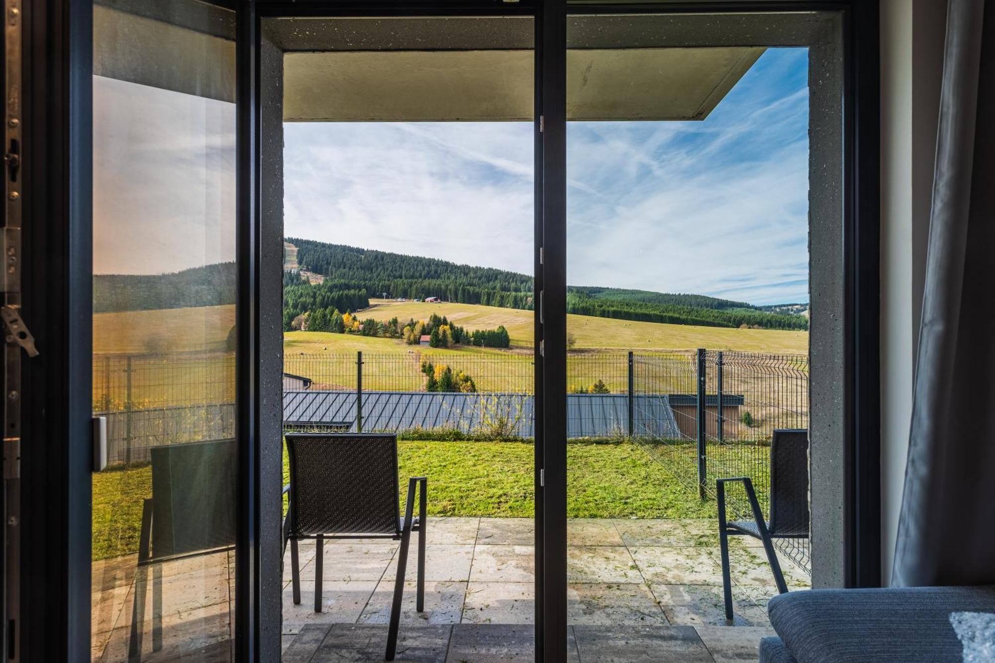 Apartmany Vista Klinovec Loucná pod Klínovcem Exterior foto