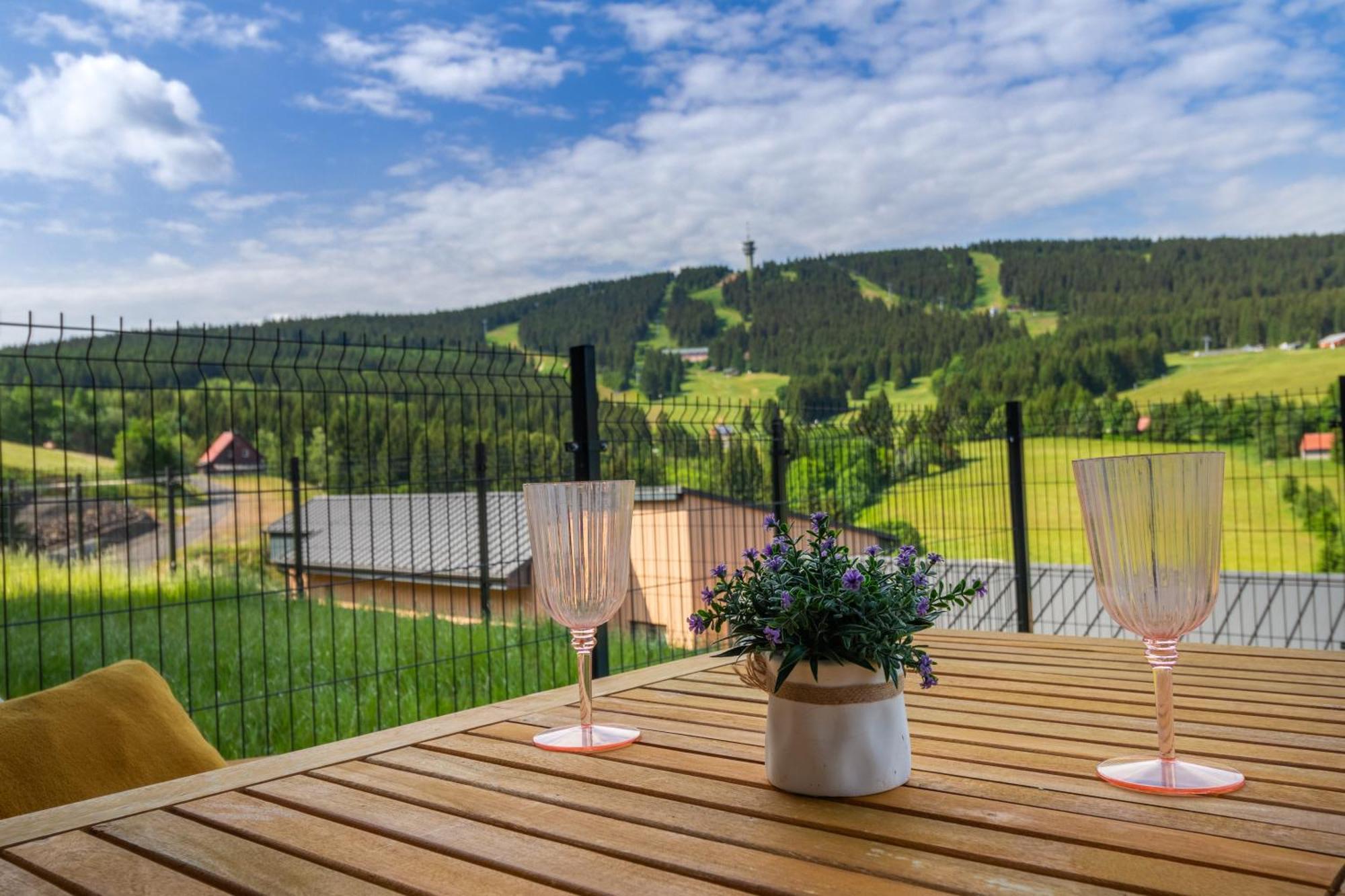 Apartmany Vista Klinovec Loucná pod Klínovcem Exterior foto